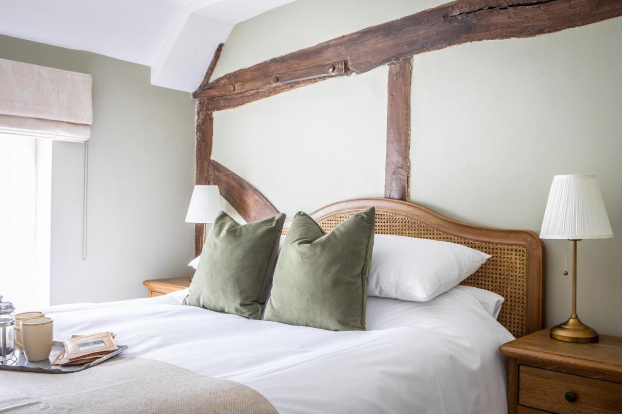 The White Horse Hotel ฟาเวอร์แชม ภายนอก รูปภาพ